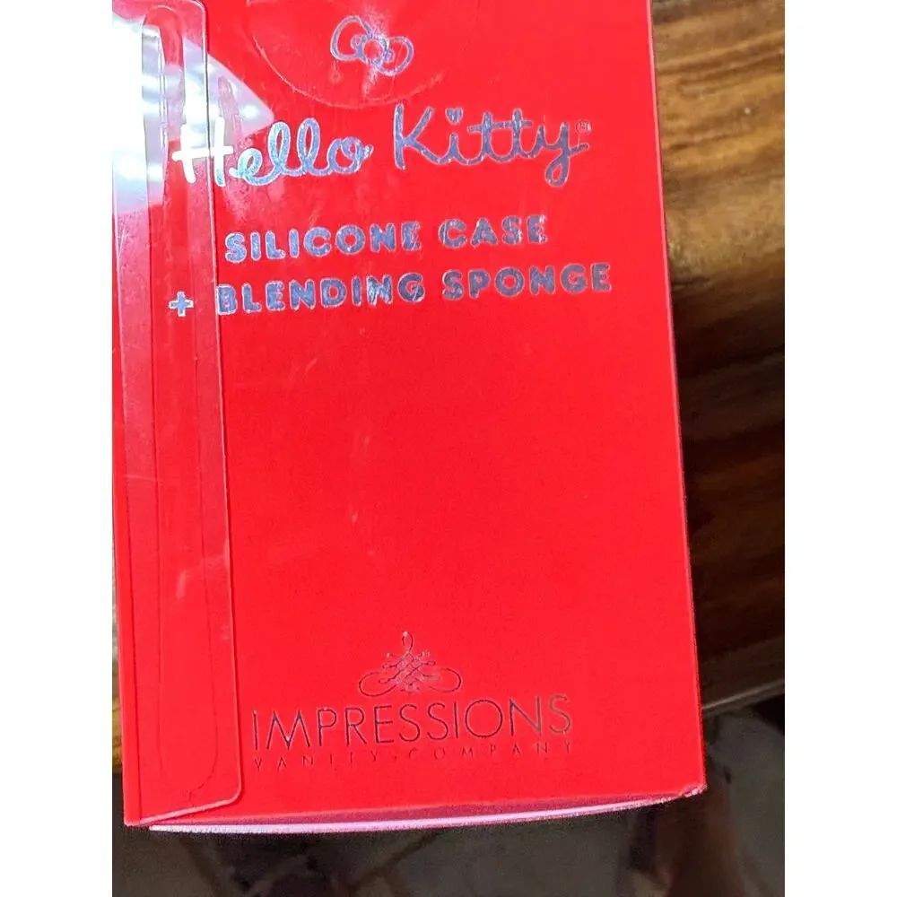 Hello Kitty Red Travel Case and Blending Sponge Set is brand new in the box